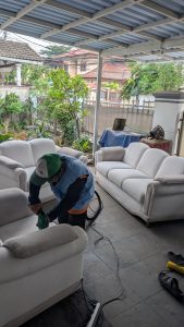 Layanan cleaning sofa Edelwosh